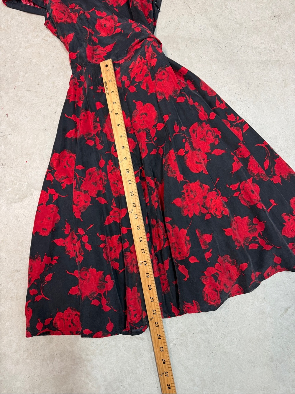 Moda International | Red Rose Silk Wrap Dress 100% silk - Picture 5 of 6